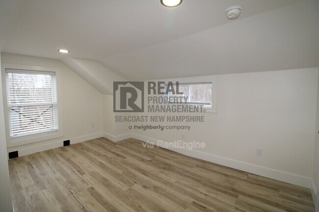 Building Photo - 253 1st NH Turnpike