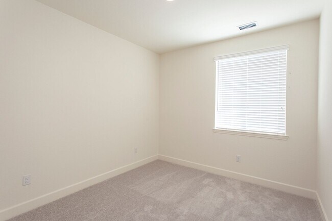 Building Photo - 6049 Red Sun Dr