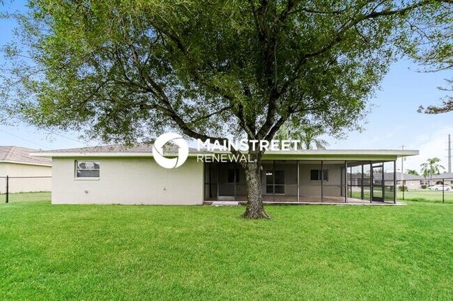 Building Photo - 3 Bedroom Pet-Friendly Home in Cape Coral, FL with Main Street Renewal