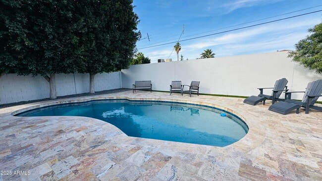 Building Photo - 8240 E Turney Ave