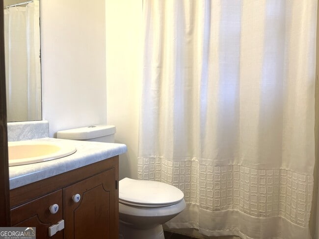 Building Photo - 40 Wagon Wheel Dr