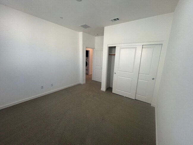 Building Photo - Modern 4 Bedroom Home with Downstairs Suite, Owned Solar & Resort-Style HOA Amenities