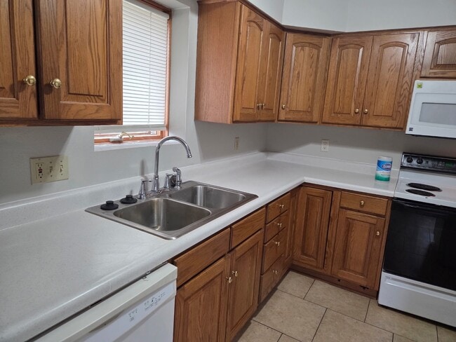 Building Photo - 315 N 1st St