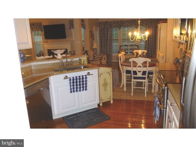 Building Photo - 209 Creekside Dr