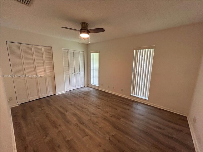 Building Photo - 1048 NW 99th Ave