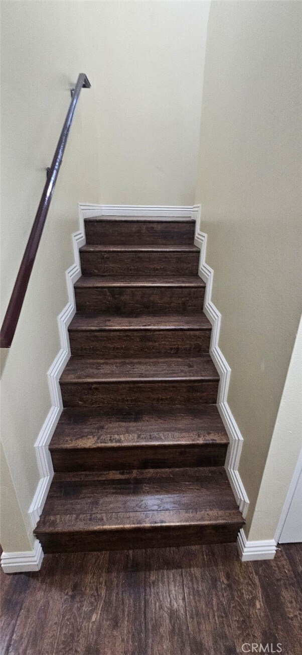 Building Photo - 611 E 75th St