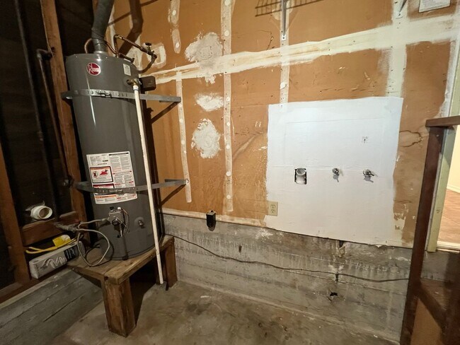 Building Photo - 1392 Bolton Dr