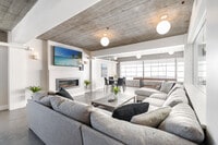 Building Photo - Penthouse