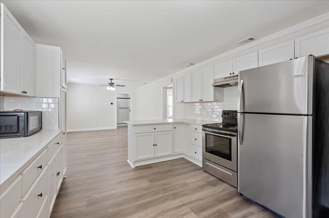 Building Photo - Spacious 2-Bedroom, 2-Bathroom Home in Savannah, GA