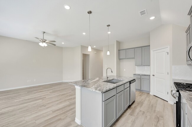 Building Photo - 2810 Woodbrook Dr