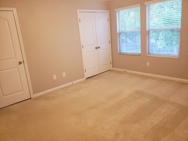 Building Photo - Thompson Ridge Townhome