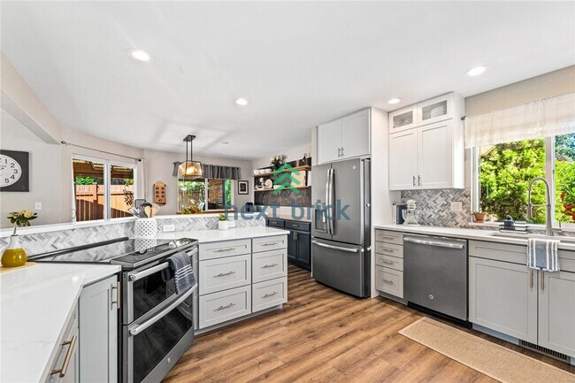 Primary Photo - 4 BED & 2.5 SINGLE FAMILY HOUSE FOR RENT