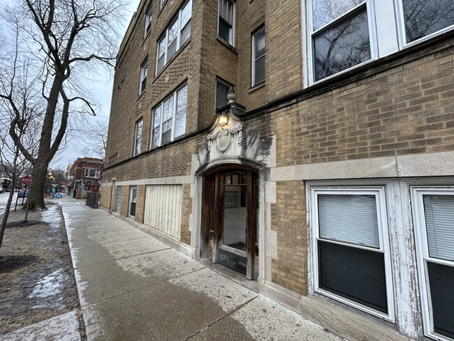 Primary Photo - 4621 N Rockwell St