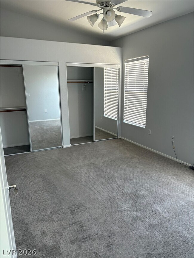 Building Photo - 2305 W Horizon Ridge Pkwy