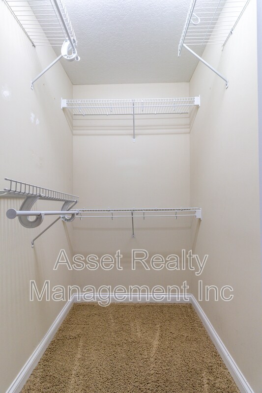 Building Photo - 624 Drakewood Rd