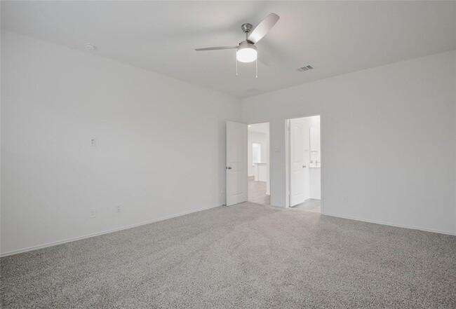 Building Photo - 1055 Llano Trl
