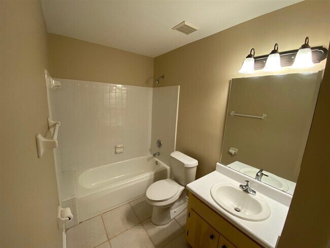 Building Photo - 2601 Cotuit Ln