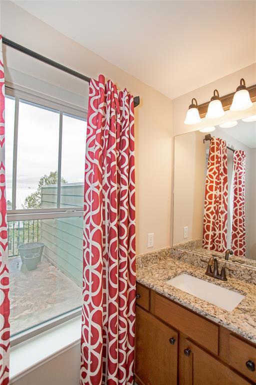 Building Photo - 224 Adams St