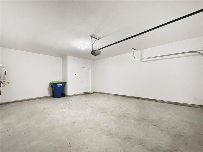 Building Photo - PRICE REDUCTION. 4-bed 2.5-bath 2714 sqft house located in DR Horton's Millstone subdivision