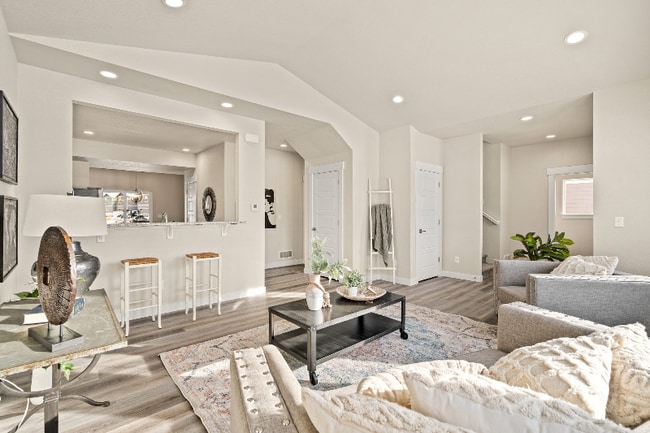 Building Photo - 226 E Chestnut St