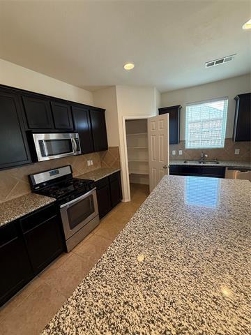 Building Photo - 1204 Barn Owl Dr