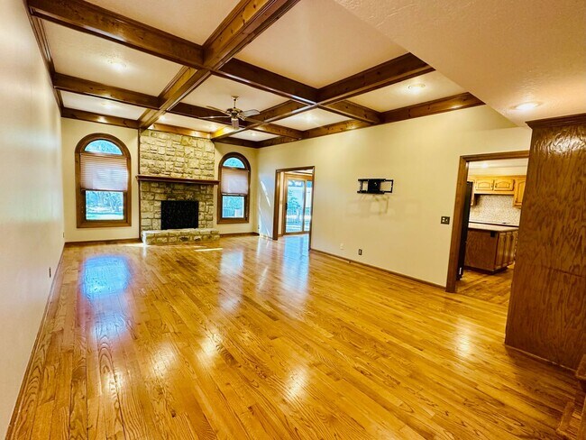 Building Photo - {13040} Spacious Cherry Creek Home + First...