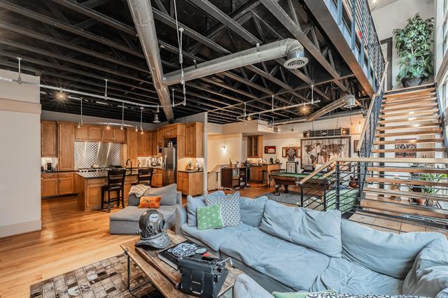 Building Photo - 3911 Gilbert Ave