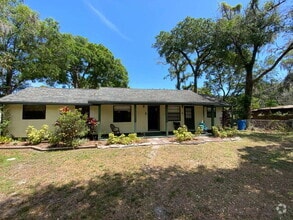 Building Photo - "Charming 1-Bedroom Retreat with Full Bath...