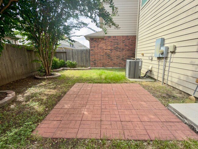 Building Photo - 17035 Amarose Dr