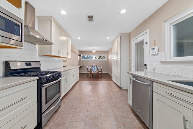 Building Photo - 10627 Moonlight Dr