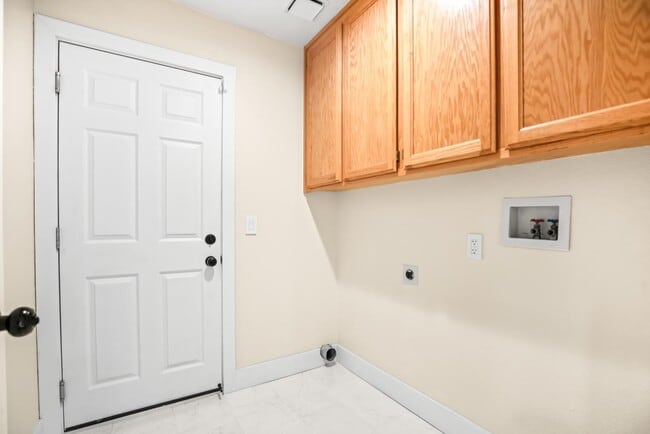 Building Photo - 1228 Demeo St