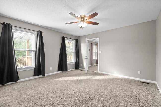 Building Photo - 4 Bedroom Home For Rent in St. B Area of Clarksville!