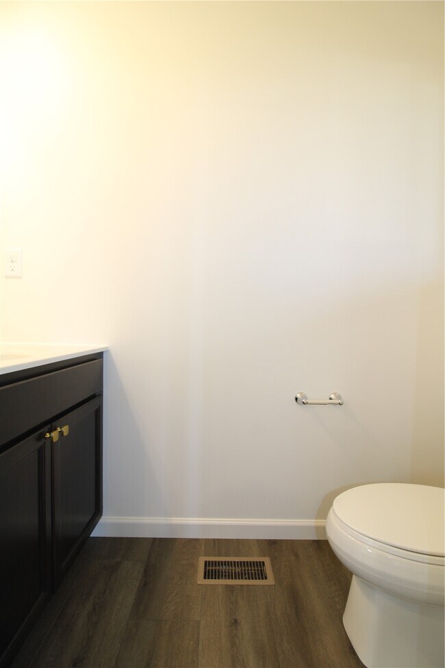 Building Photo - 37 Wingtip Ct