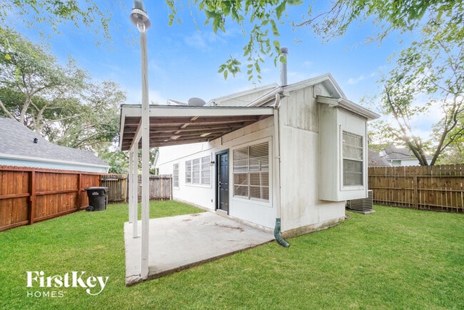 Building Photo - 11532 Teaside Dr