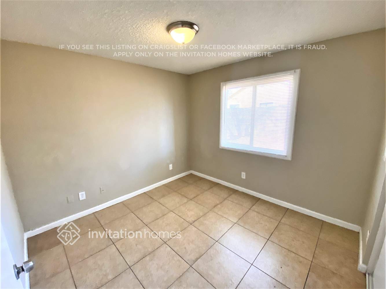 Building Photo - 8922 W Indianola Ave