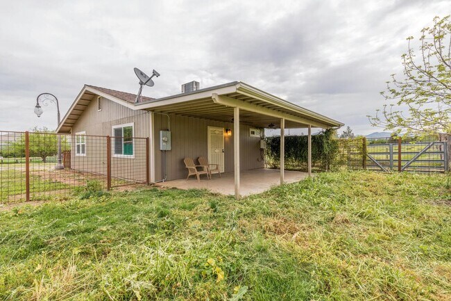 Building Photo - Peaceful Country Casita in the Foothills – 1 Bed / 1 Bath