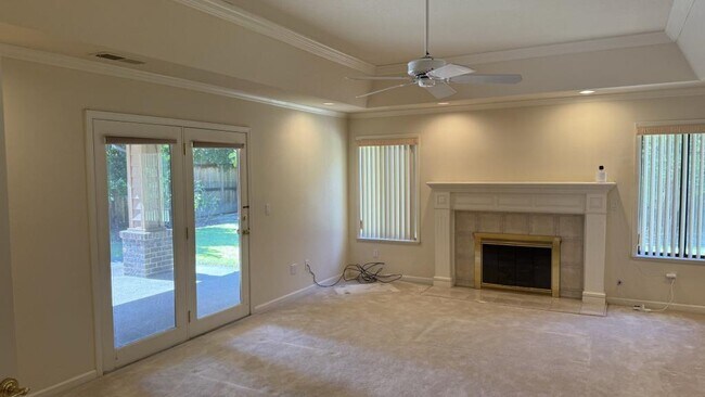 Building Photo - 507 Bluebird Pl