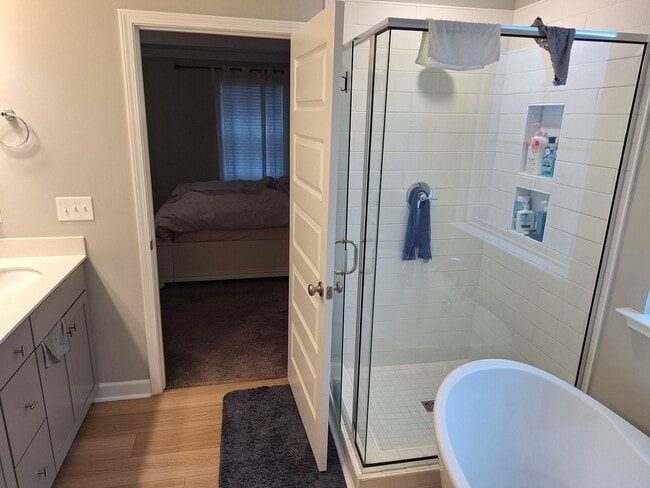 Building Photo - Beautiful Five Bedroom Home Located in Northeast Columbia!