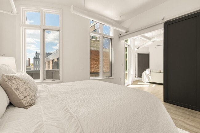 Building Photo - 1700 Kalorama Rd NW