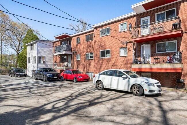 Building Photo - 96 Itasca St