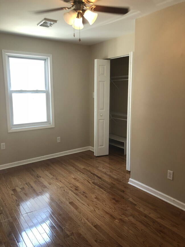 Building Photo - 254 37th St