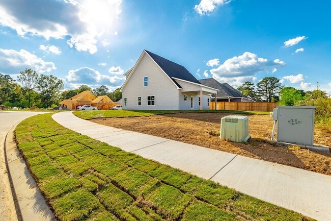 Building Photo - 5085 Oop Rd