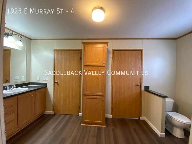 Building Photo - 1925 E Murray St