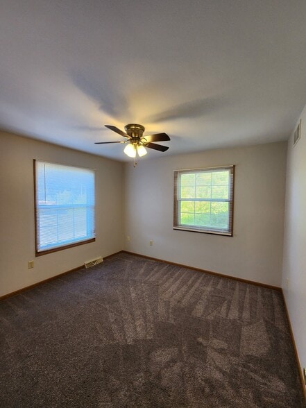 Building Photo - 4835 44th Ct