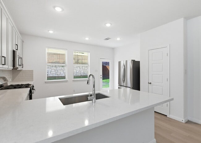 Building Photo - Spacious 4 Bedroom Home with Game Room and Covered Patio!