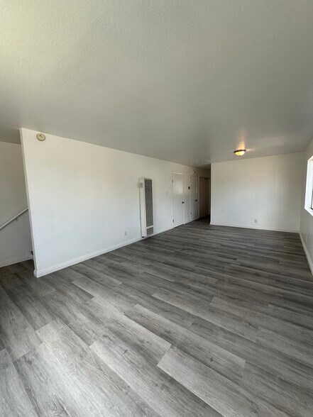 Living room - 1503 W 85th St