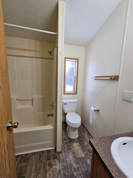 Building Photo - 47 Noble Ln