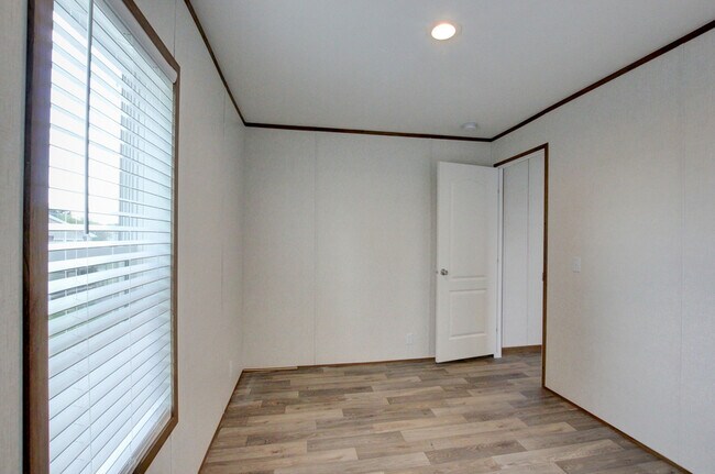Building Photo - 295 Seays Rd