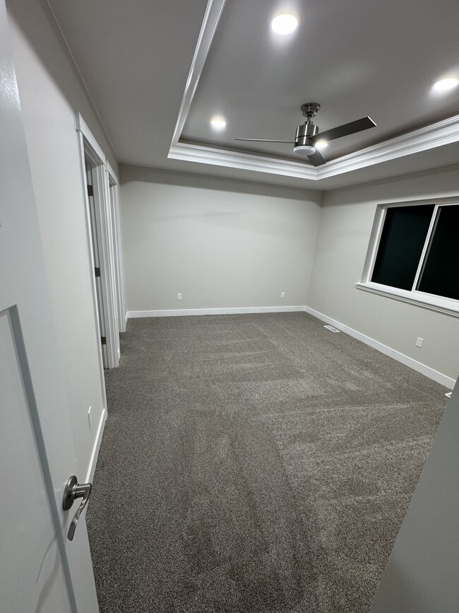 Building Photo - 1899 S Alliance Country Dr