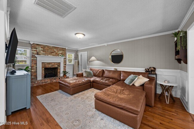 Building Photo - 206 Brentwood Ct
